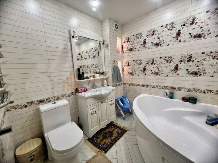 Дом 313,8 м² на участке 2,6 сот.