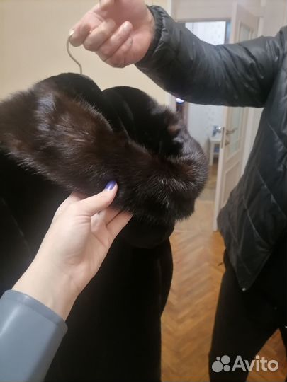 Шуба из мутона с капюшоном