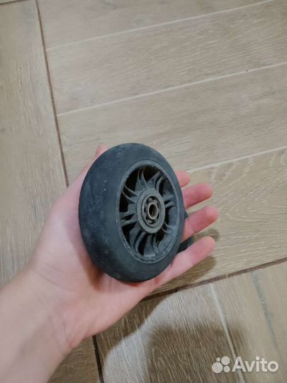 Колëса и зажим