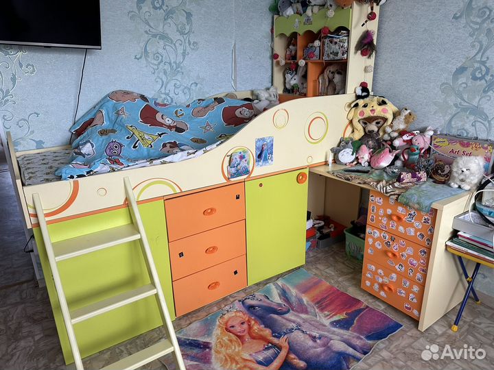 Кровать чердак со столом