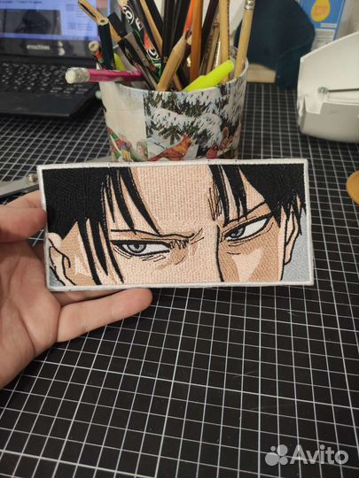 Нашивка атака титанов, нашивка леви аккерман