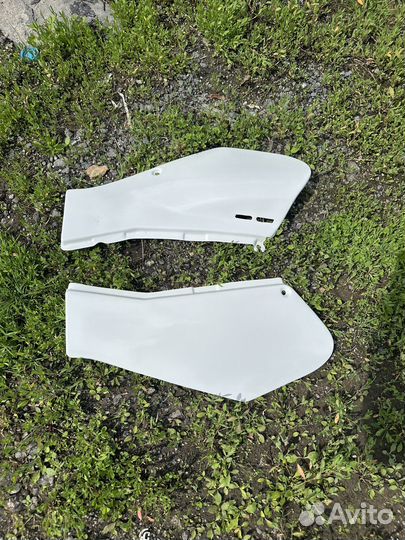 Пластиковое крыло пластик Yamaha ttr250