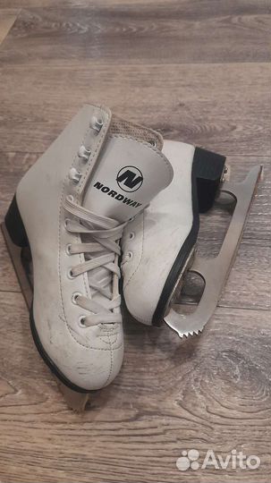 Коньки фигурные детские 31 размер