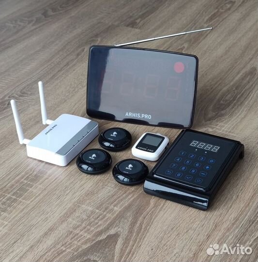 Кнопка вызова официанта, часы, табло, пуль, репите