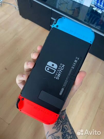 Nintendo Switch RED blue (referbished)