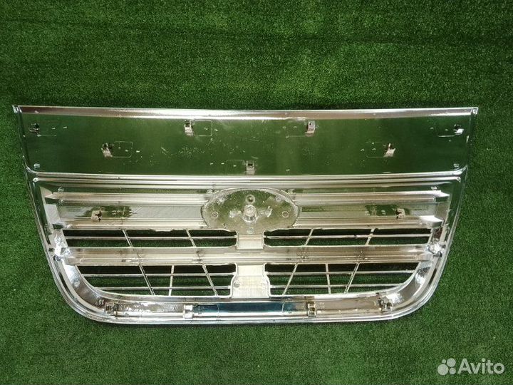 Решетка радиатора Nissan Condor PK252 FE6