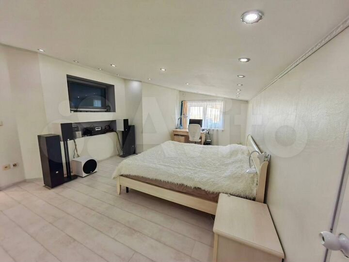 4-к. квартира, 137,2 м², 10/10 эт.