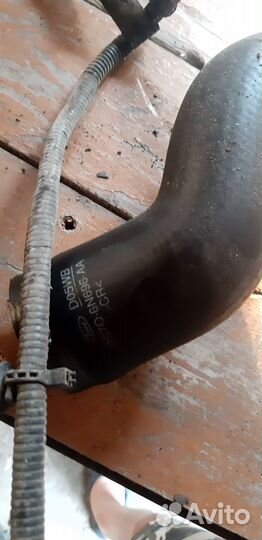 Патрубок интеркулера+датчик температуры Ford Monde