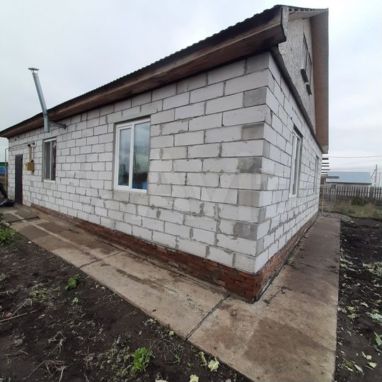 Дом 92,5 м² на участке 9,88 га