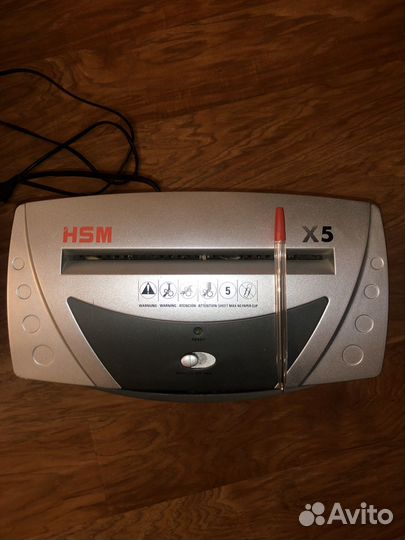 Уничтожитель бумаг шредер