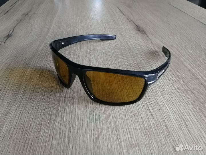 Очки с желтыми линзами