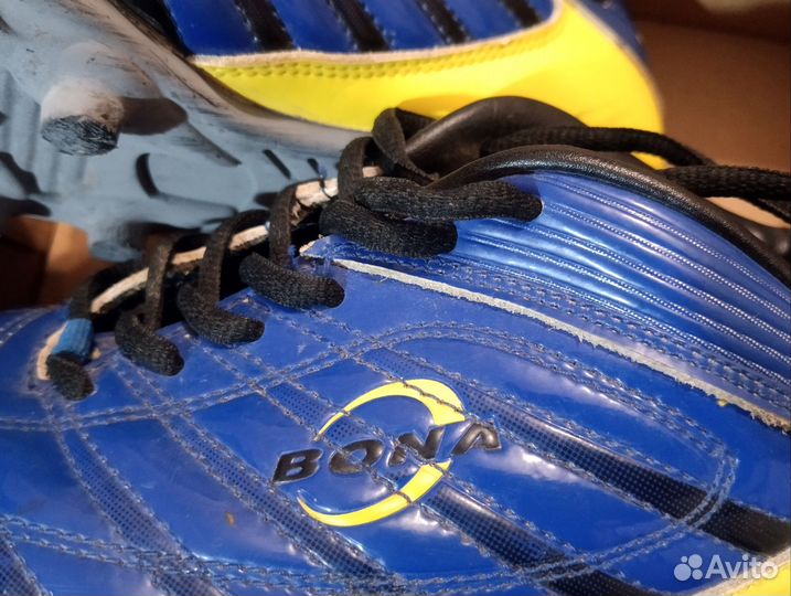 Футбольные бутсы, старая модель. Новые