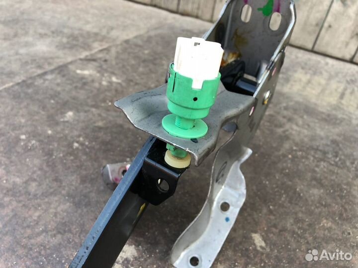 Педаль тормоза Honda Fit 2001-2008 МКПП