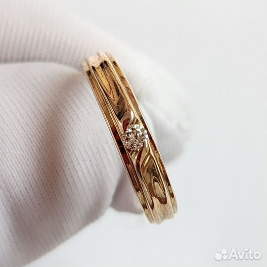 Золотое кольцо с камнем 0р