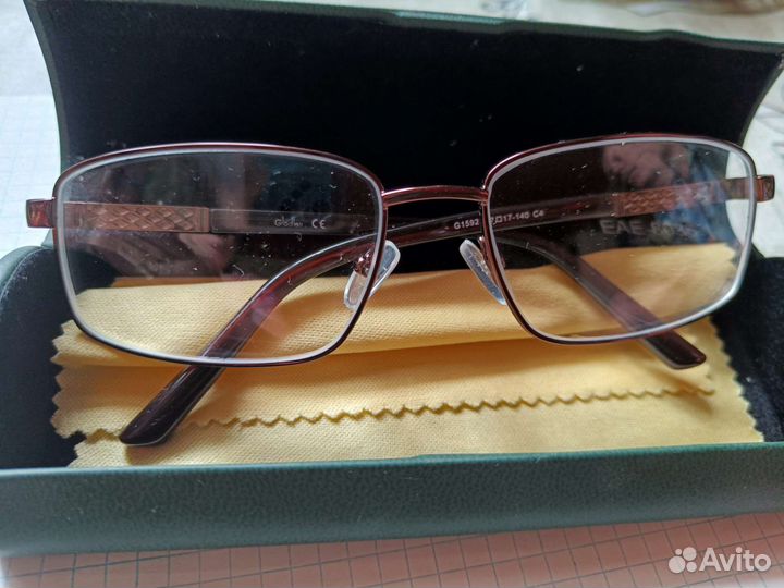 Очки выписанные по рецепту.для зрения вдаль.-1