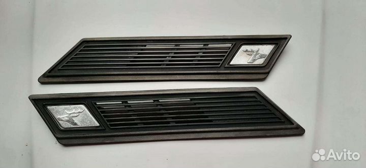 Решётки вентиляции (шевроны) Волга газ 3102
