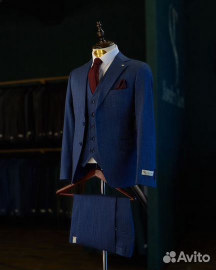 Мужской костюм тройка: пиджак, жилет, брюки синий