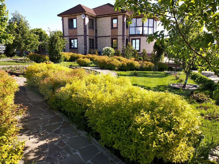 Коттедж 320 м² на участке 23 сот.