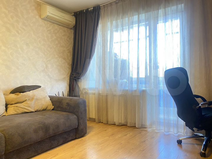 2-к. квартира, 50 м², 4/9 эт.