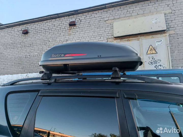 Багажник бокс с поперечинами на крышу автомобиля