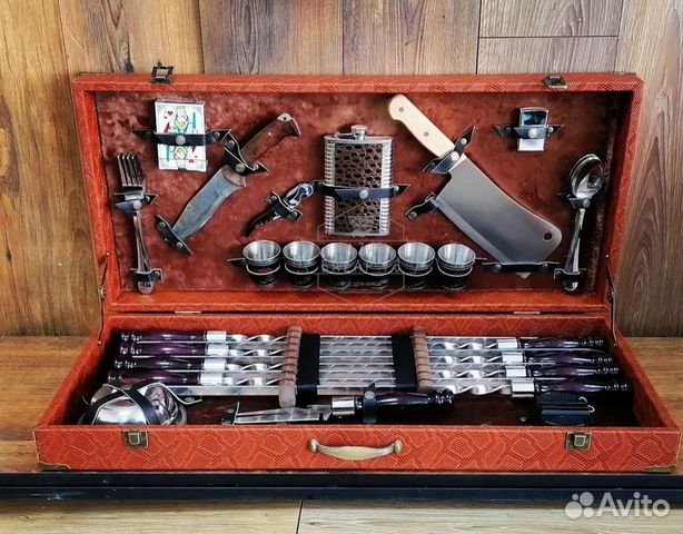 Подарочный набор в чемодане 42 предмета