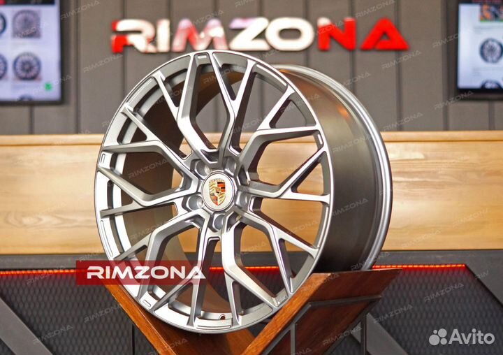 Кованые диски R22 на Porsche Panamera