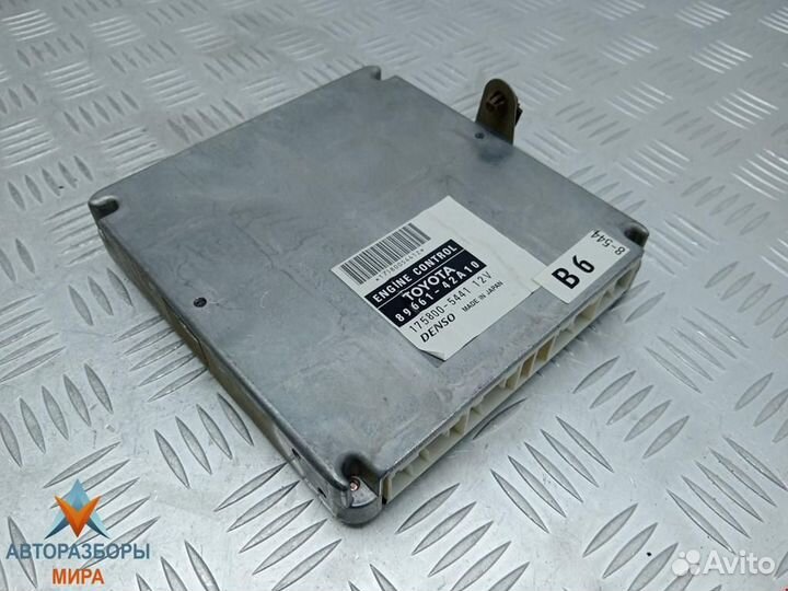 Блок управления двигателем Toyota RAV4 2 (XA20)