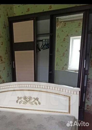 Шкаф с зеркалом