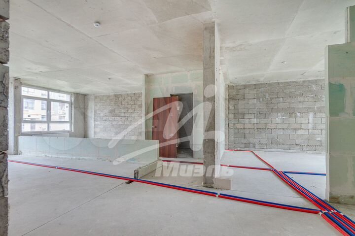 3-к. квартира, 98,8 м², 1/3 эт.