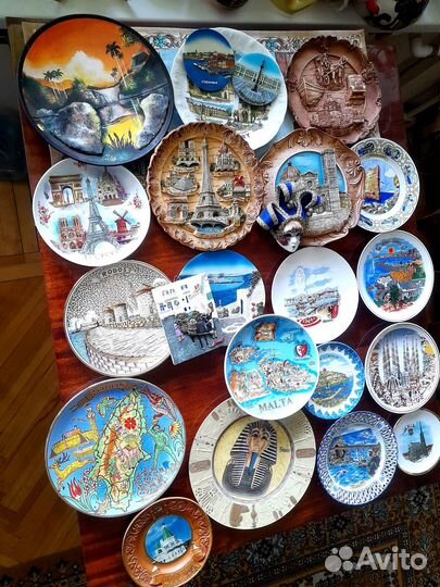 Коллекция декоративных тарелок для интерьера