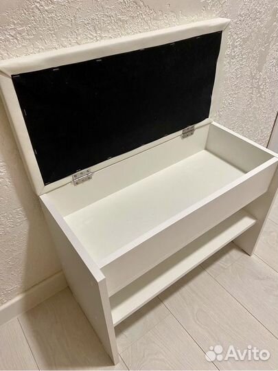 Обувница с мягким сиденьем и ящиком открытая