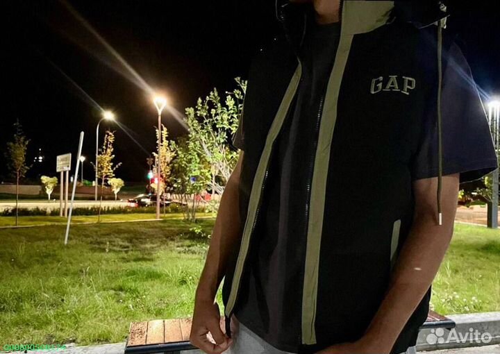Жилетка (безрукавка) Gap