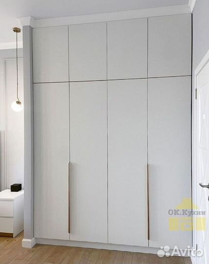 Шкаф двухстворчатый