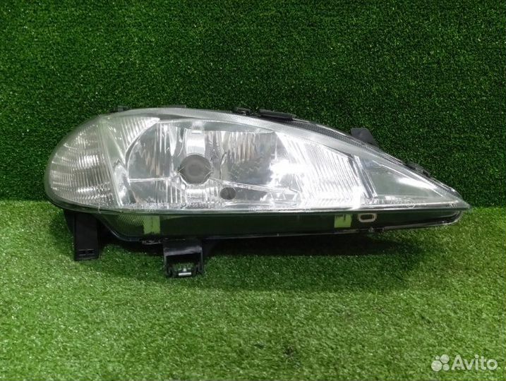 Фара передняя правая