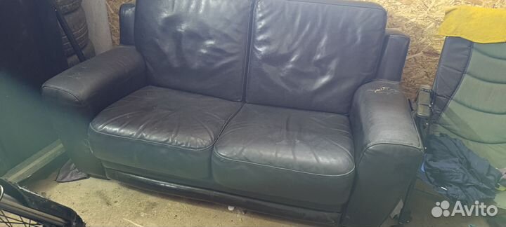 Диван кожаный