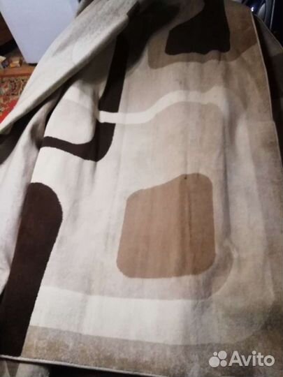 Ковры много