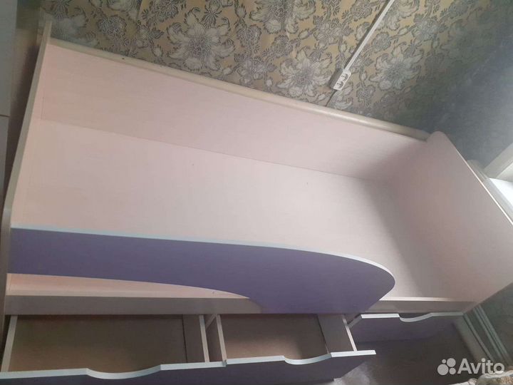 Кровать с матрасом