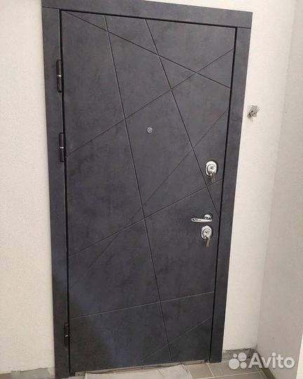Дверь новая входная мателлическая с терморазрывом