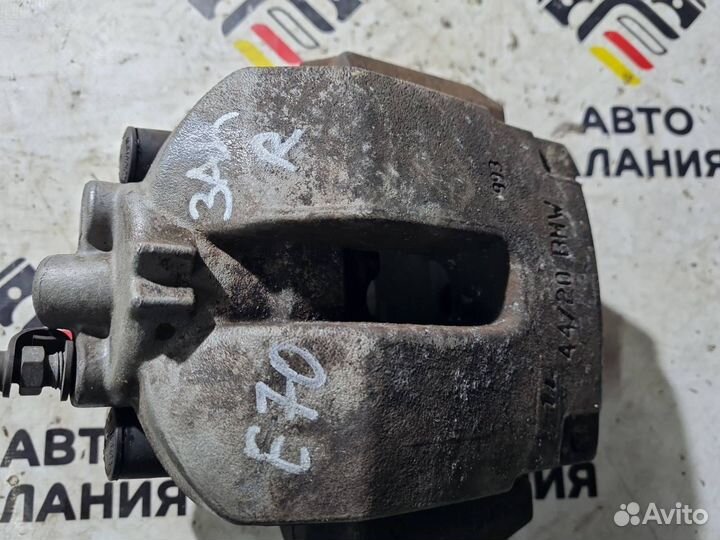 Суппорт задний правый Bmw X5 E70 N52B30 2008