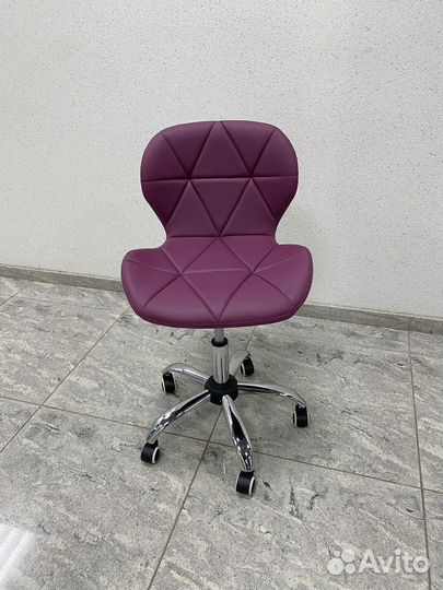 Стул ракушка бордовый широкий для мастера