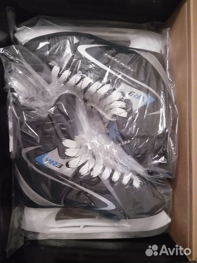 Коньки хоккейные