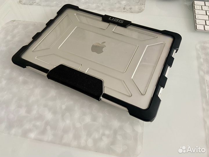 Macbook Pro 13 8/128 Gb