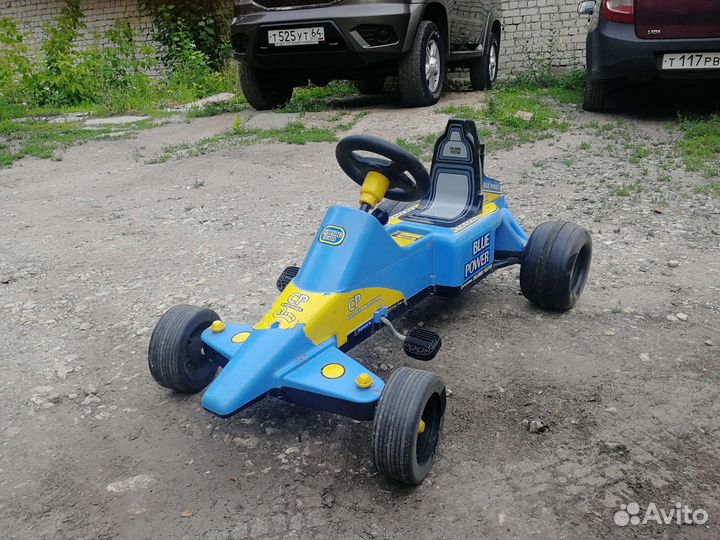 Детская педальная машина