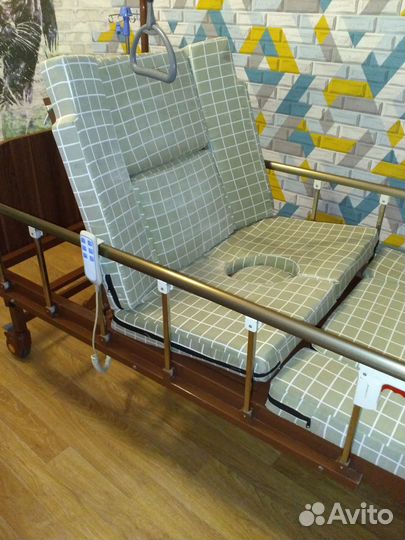 Кровать для лежачих больных с электроприводом