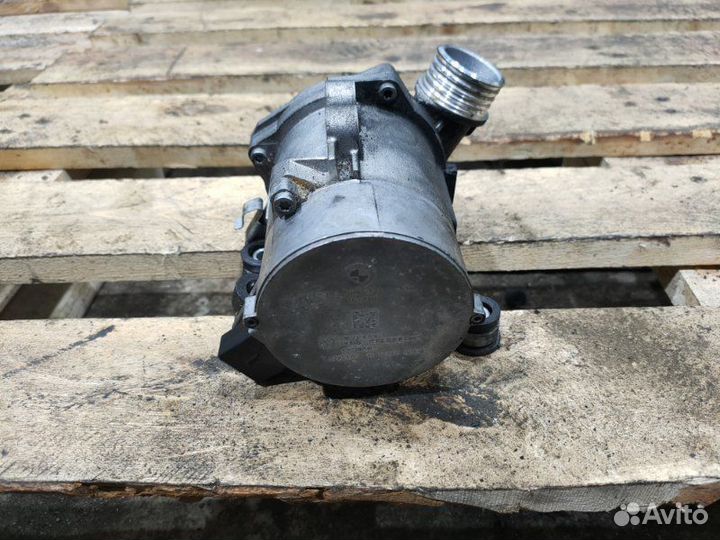 Помпа Bmw 5 E61 N52B25 2008