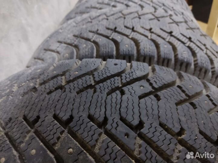 Goodyear UltraGrip 500 SUV 235/60 R18