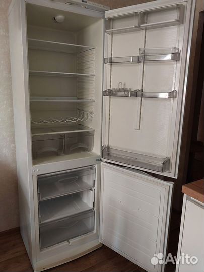 Холодильник Атлант на запчасти