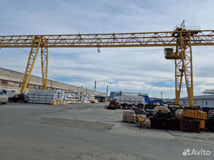 Машинист козлового крана