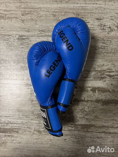 Боксерские перчатки
