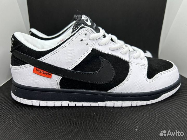 Nike SB Dunk Low X tightbooth